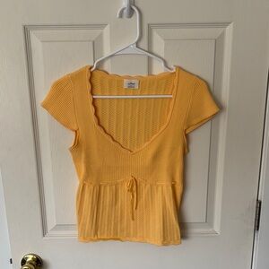 Aritzia Wilfred Knit shortsleeve top with sweetheart neckline Yellow (Size M)